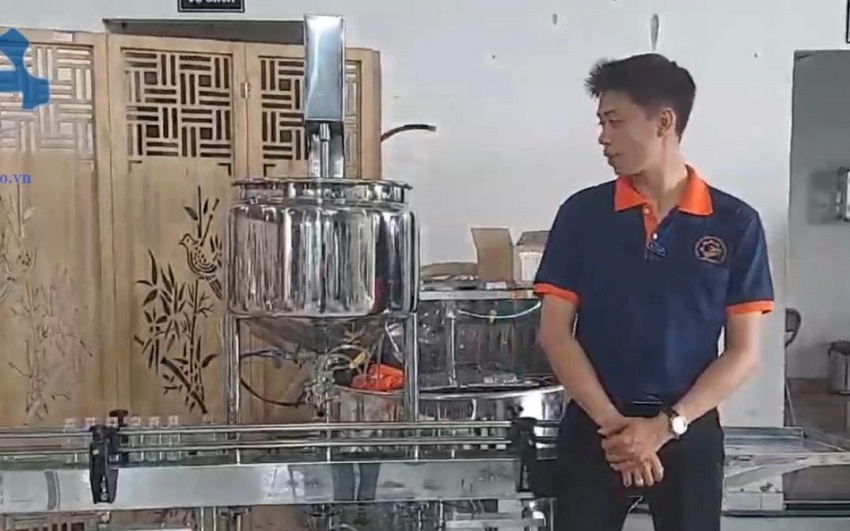 Máy chiết rót 1 vòi chất lỏng tự động