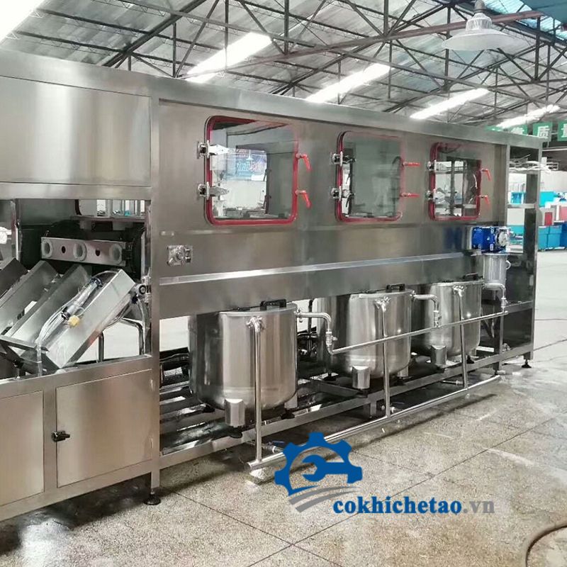 Dây chuyền chiết rót đóng nắp bình nước