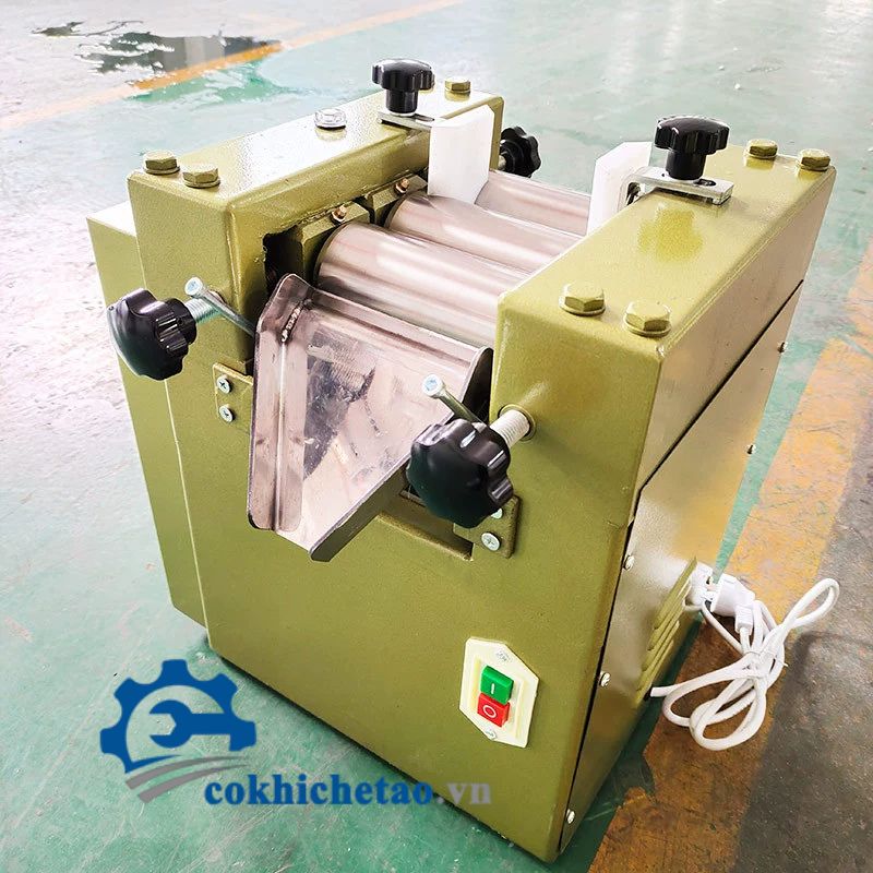 Máy cán màu son 3 trục