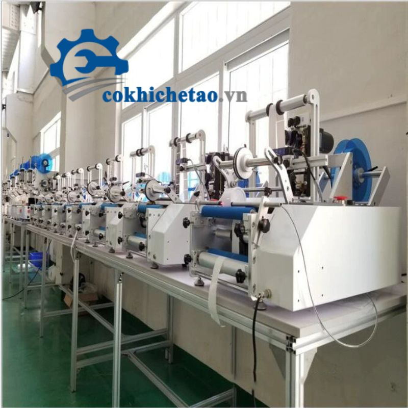 Máy dán nhãn chai nhựa