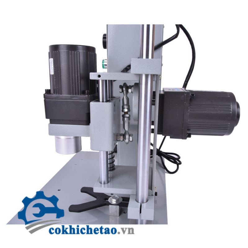 Máy đóng nắp chai